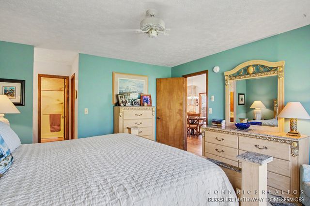 3225 Westminster Drive SE, Kentwood, MI 49512
