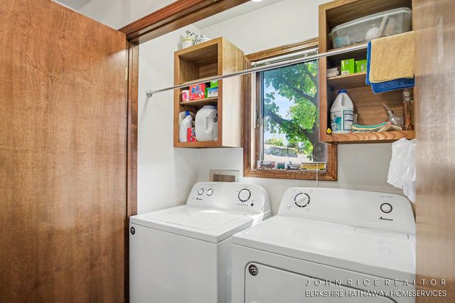 3225 Westminster Drive SE, Kentwood, MI 49512