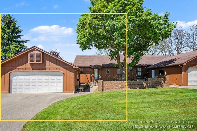 3225 Westminster Drive SE, Kentwood, MI 49512