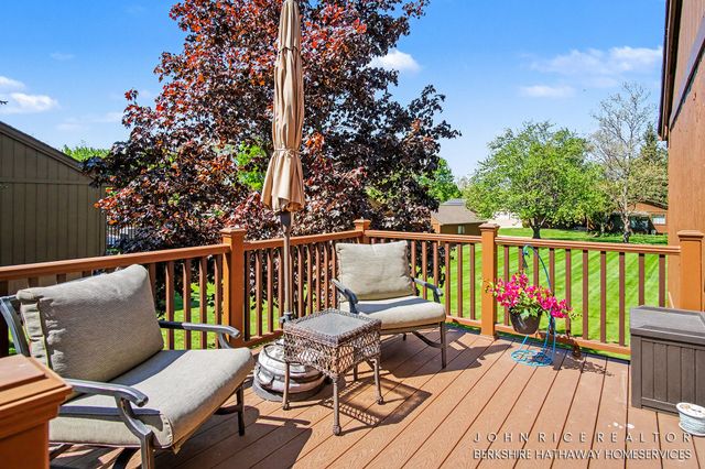 3225 Westminster Drive SE, Kentwood, MI 49512