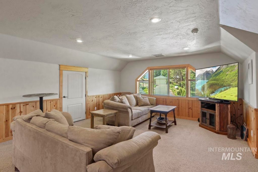 135 Par Drive, Cascade, ID 83611 photo 34