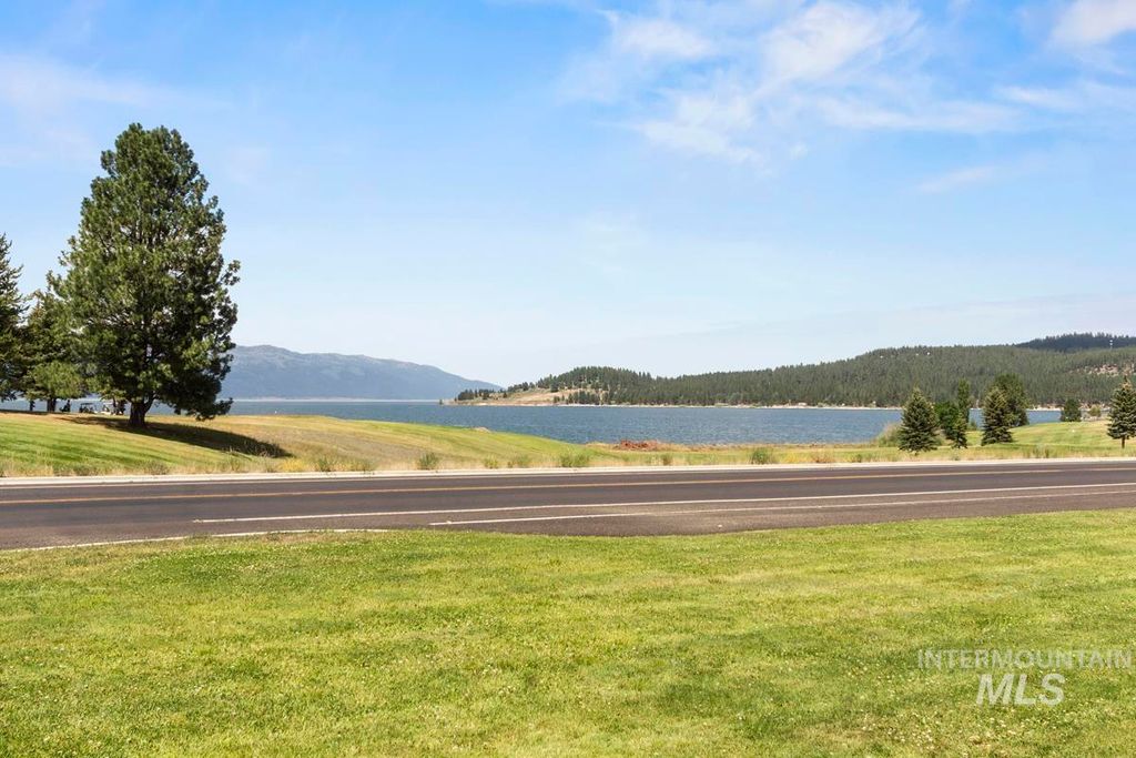 135 Par Drive, Cascade, ID 83611 photo 9