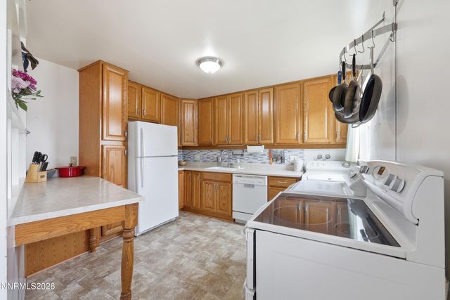 2 E O Street, Sparks, NV 89431