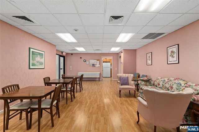 189 Forest Avenue 108, Paramus, NJ 07652