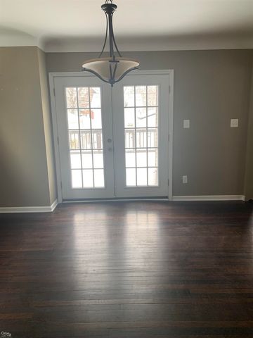 709 Hawthorne Avenue, Royal Oak, MI 48067