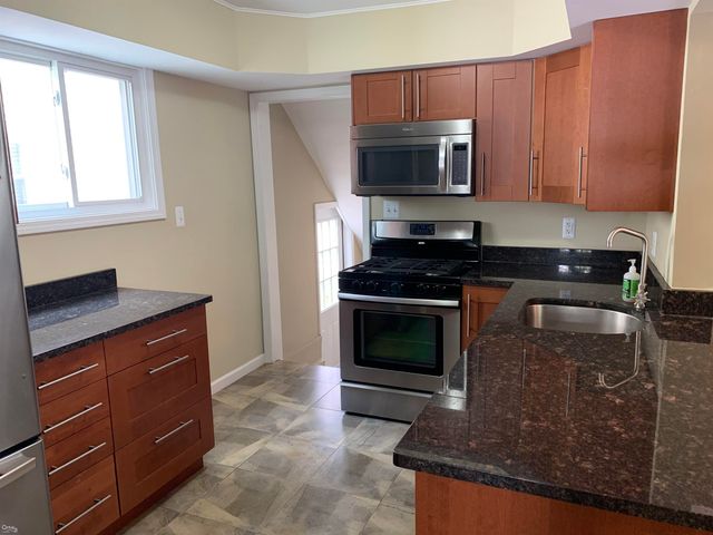 709 Hawthorne Avenue, Royal Oak, MI 48067