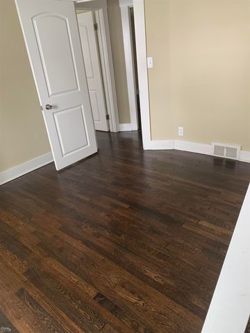 709 Hawthorne Avenue, Royal Oak, MI 48067