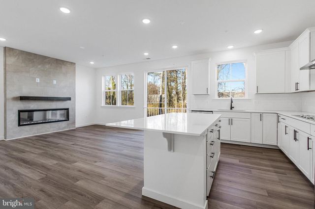 5722 HOWARD DR, Glen Burnie, MD 21061