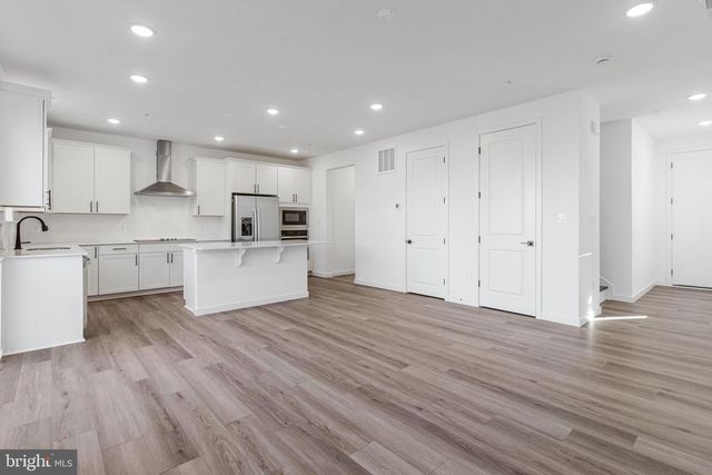 5722 HOWARD DR, Glen Burnie, MD 21061