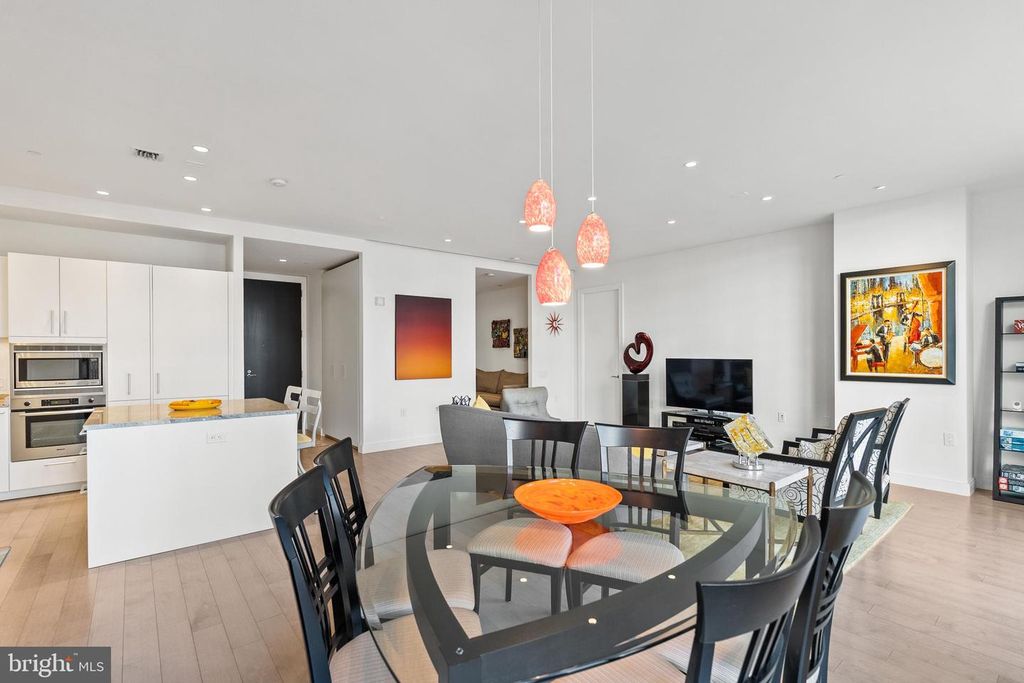 Image 12 of property listing at 1177 22ND ST NW #3B, Washington, DC 20037