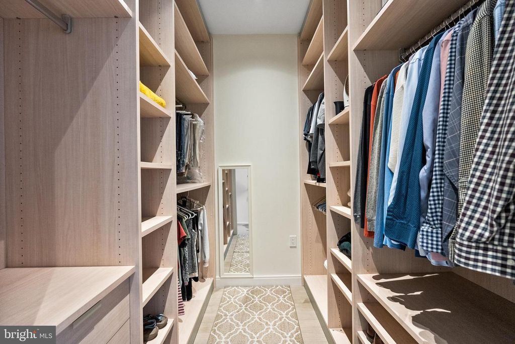 Image 18 of property listing at 1177 22ND ST NW #3B, Washington, DC 20037