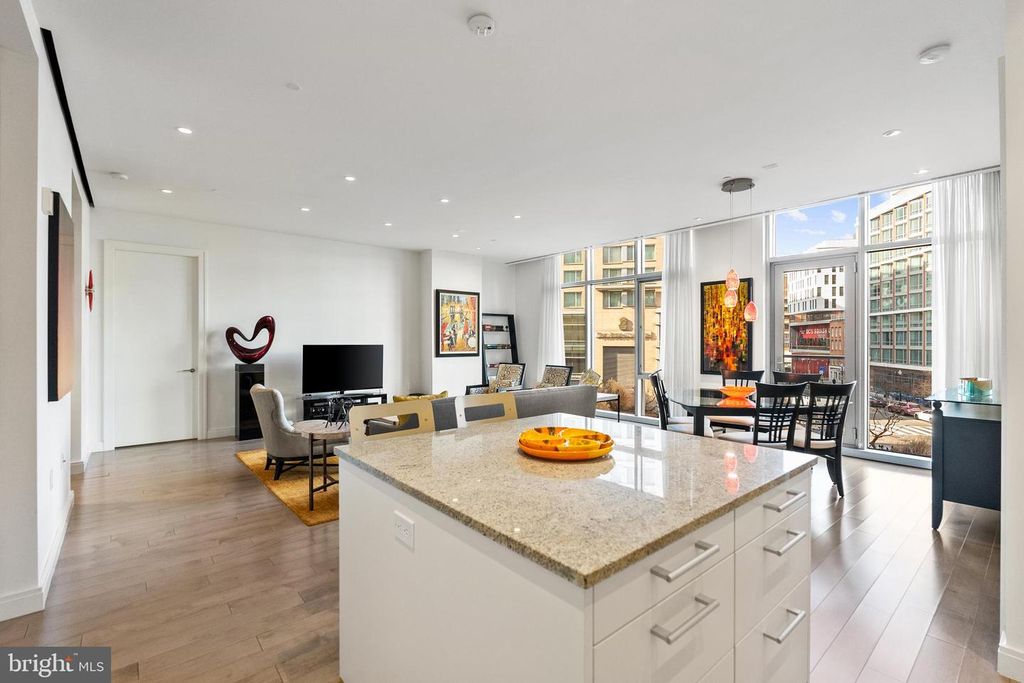 Image 5 of property listing at 1177 22ND ST NW #3B, Washington, DC 20037