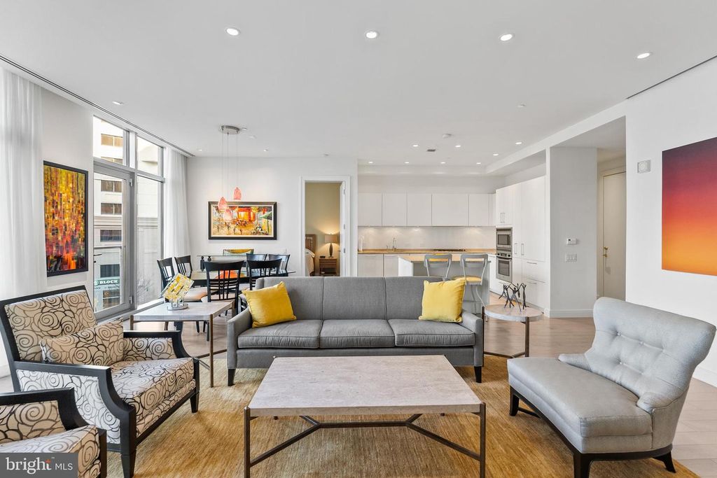 Image 9 of property listing at 1177 22ND ST NW #3B, Washington, DC 20037