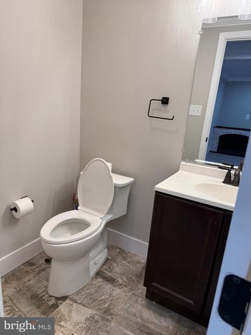 453 WALNUT DR, Edgewater, MD 21037