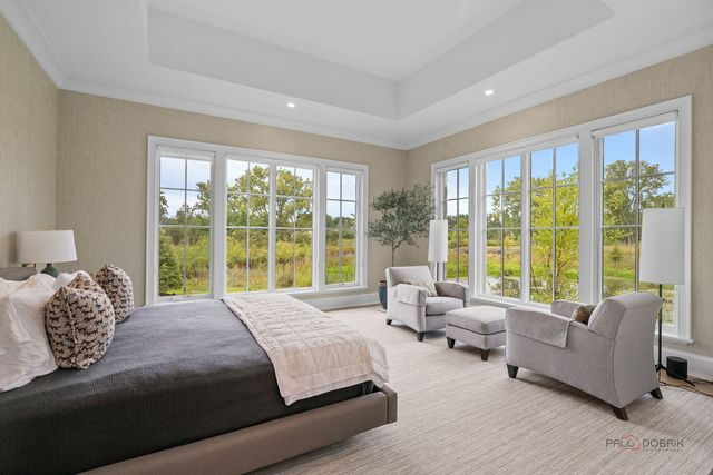 355 Hickory Court, Lake Forest, IL 60045