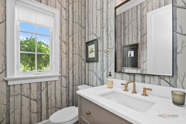 355 Hickory Court, Lake Forest, IL 60045