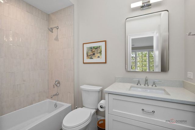 355 Hickory Court, Lake Forest, IL 60045