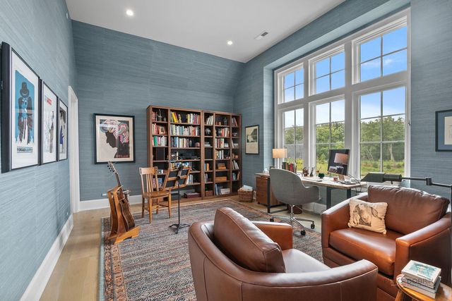 355 Hickory Court, Lake Forest, IL 60045