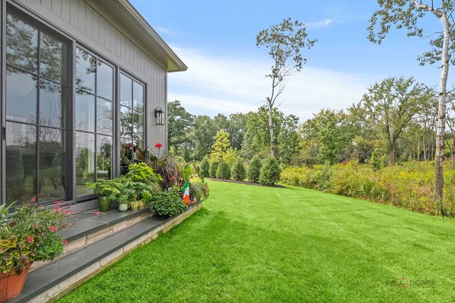 355 Hickory Court, Lake Forest, IL 60045