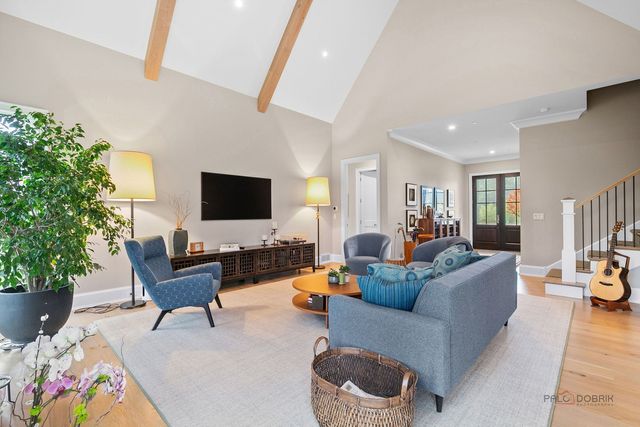 355 Hickory Court, Lake Forest, IL 60045