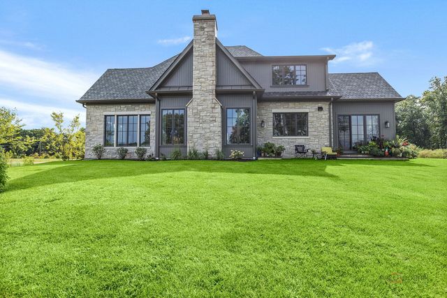 355 Hickory Court, Lake Forest, IL 60045