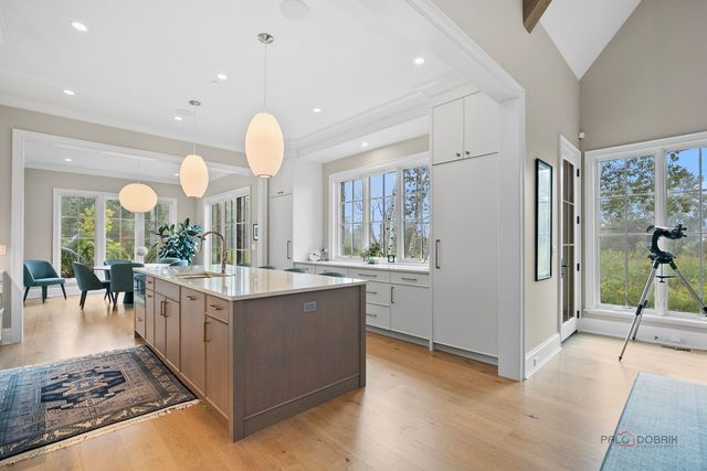 355 Hickory Court, Lake Forest, IL 60045