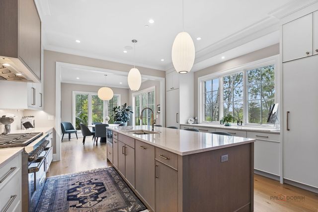 355 Hickory Court, Lake Forest, IL 60045