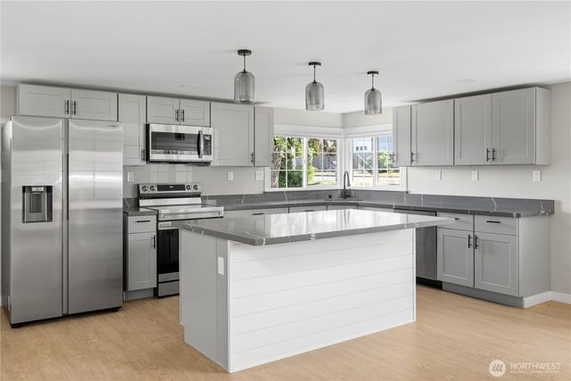 1717 S 18th Street, Mount Vernon, WA 98274