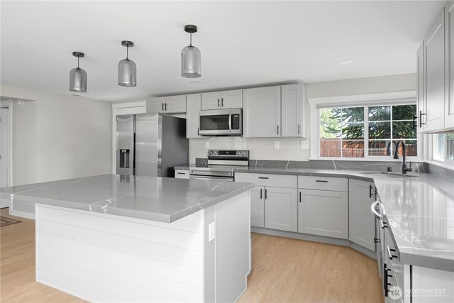 1717 S 18th Street, Mount Vernon, WA 98274
