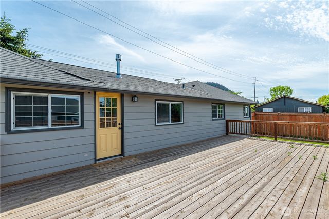 1717 S 18th Street, Mount Vernon, WA 98274