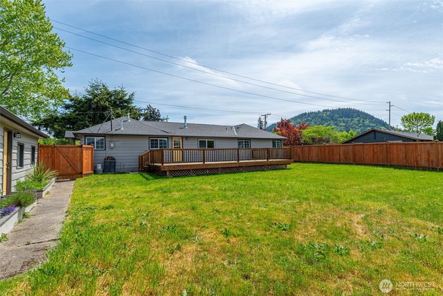 1717 S 18th Street, Mount Vernon, WA 98274