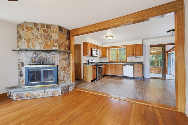 51 Robin Lane, Somerset, MA 02726
