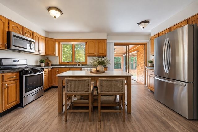 51 Robin Lane, Somerset, MA 02726