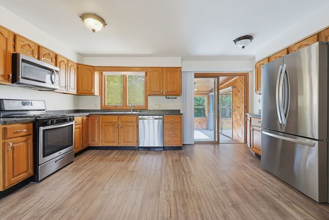 51 Robin Lane, Somerset, MA 02726