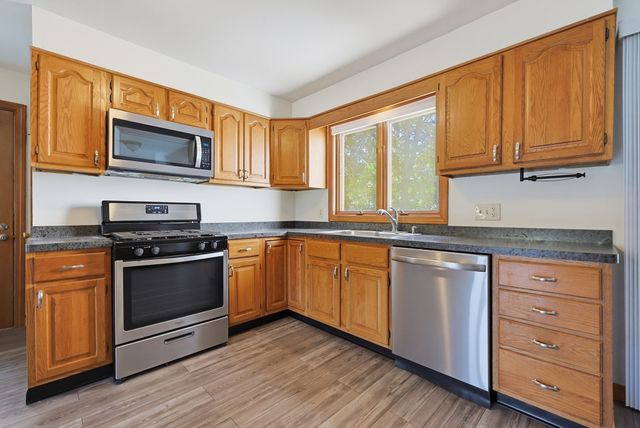 51 Robin Lane, Somerset, MA 02726