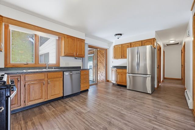 51 Robin Lane, Somerset, MA 02726