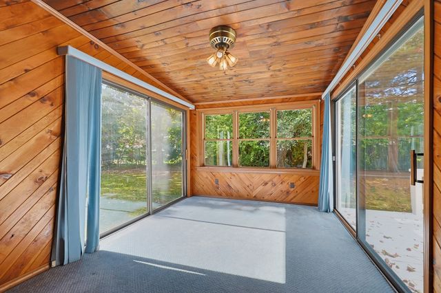 51 Robin Lane, Somerset, MA 02726