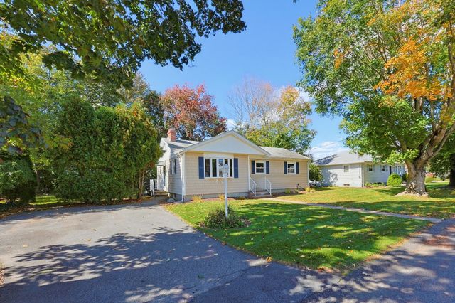 51 Robin Lane, Somerset, MA 02726