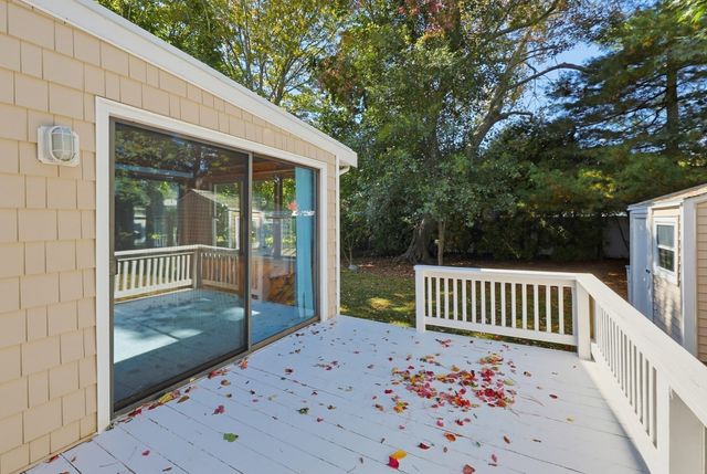 51 Robin Lane, Somerset, MA 02726