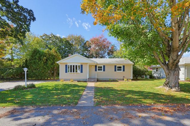 51 Robin Lane, Somerset, MA 02726