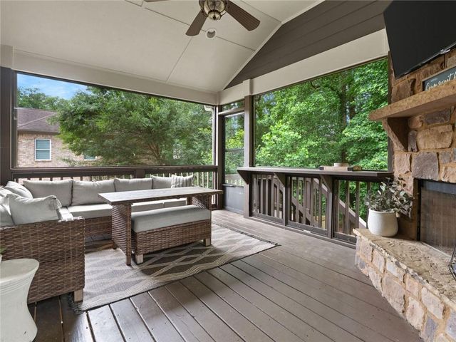 5483 Heatherbrooke Drive NW, Acworth, GA 30101