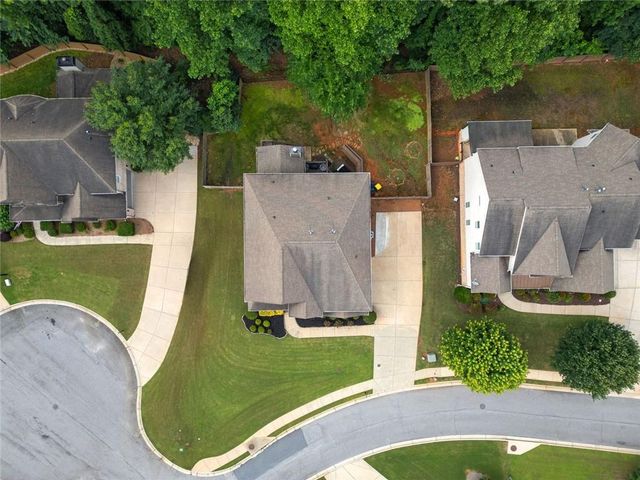 5483 Heatherbrooke Drive NW, Acworth, GA 30101