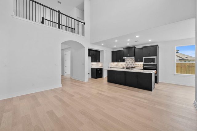 213 Pacific Grove CIR, Liberty Hill, TX 78642