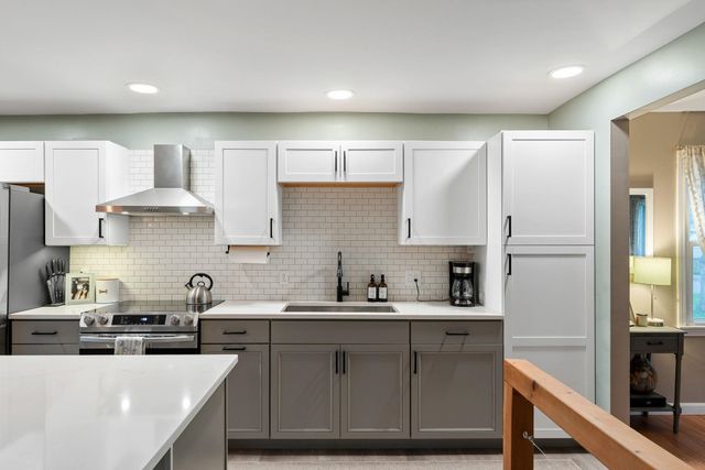35 Baldwin Avenue, South Burlington, VT 05403