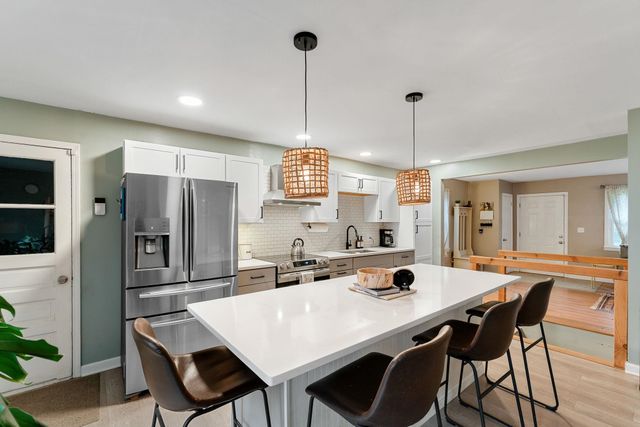 35 Baldwin Avenue, South Burlington, VT 05403