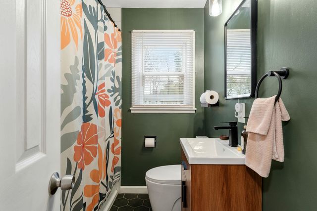 35 Baldwin Avenue, South Burlington, VT 05403