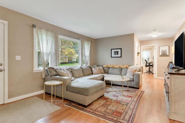 35 Baldwin Avenue, South Burlington, VT 05403