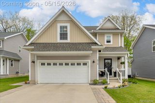 515 S Winding Drive, Waterford Charter Township, MI 48328
