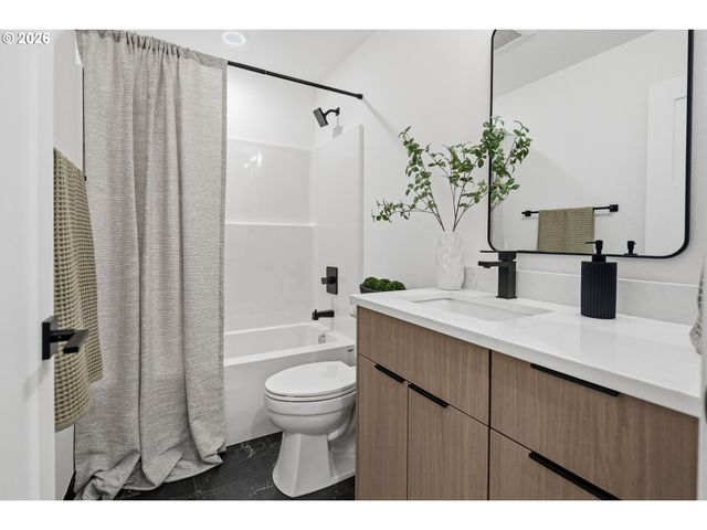 225 E Ave, Lake Oswego, OR 97034