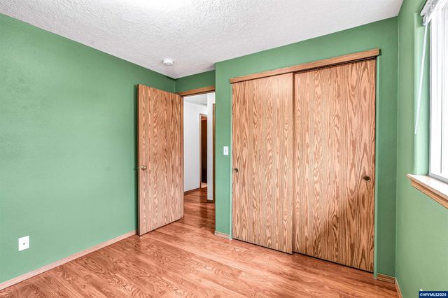 351 Elma Ct NE, Salem, OR 97301